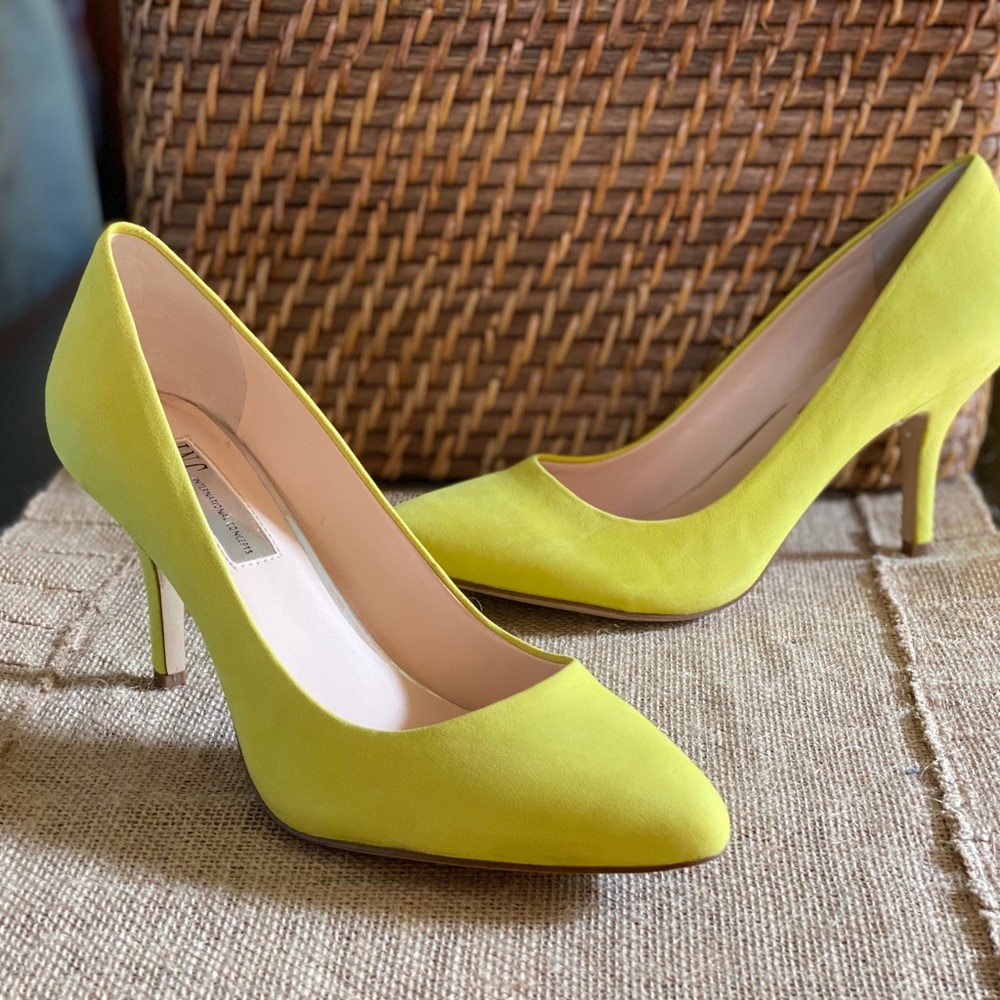 INC International Zitah Pump Suede Chartreuse Sz 8